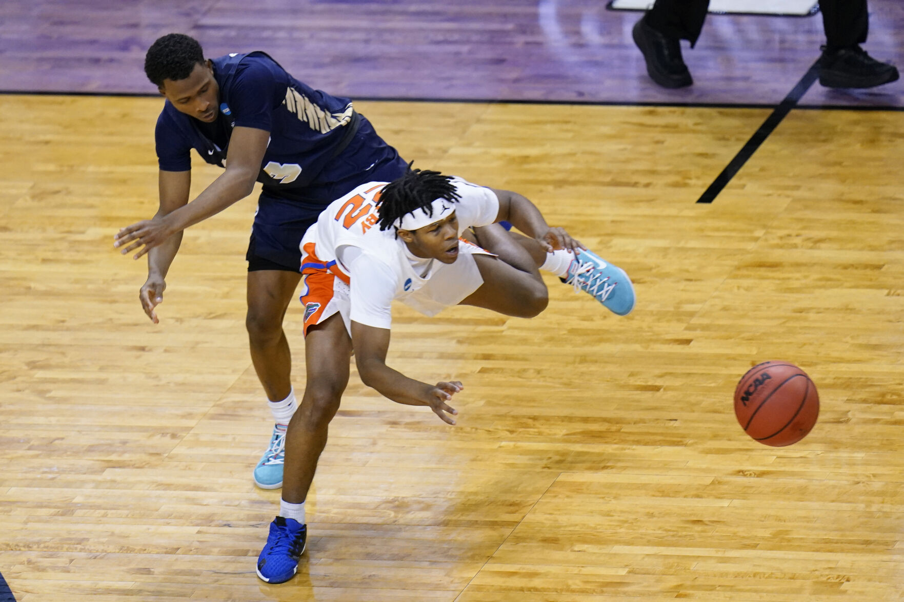 APTOPIX NCAA Oral Roberts Florida Basketball